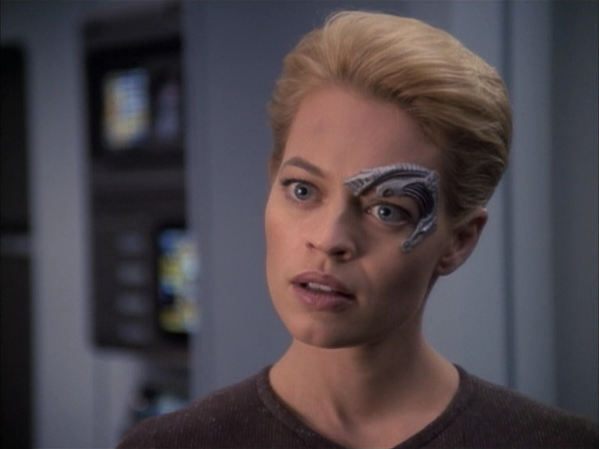 extant_StarTrek_VOY_6x02-SurvivalInstinct_03350.jpg
