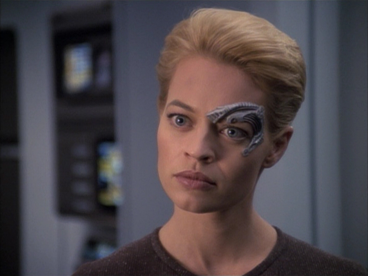 extant_StarTrek_VOY_6x02-SurvivalInstinct_03353.jpg