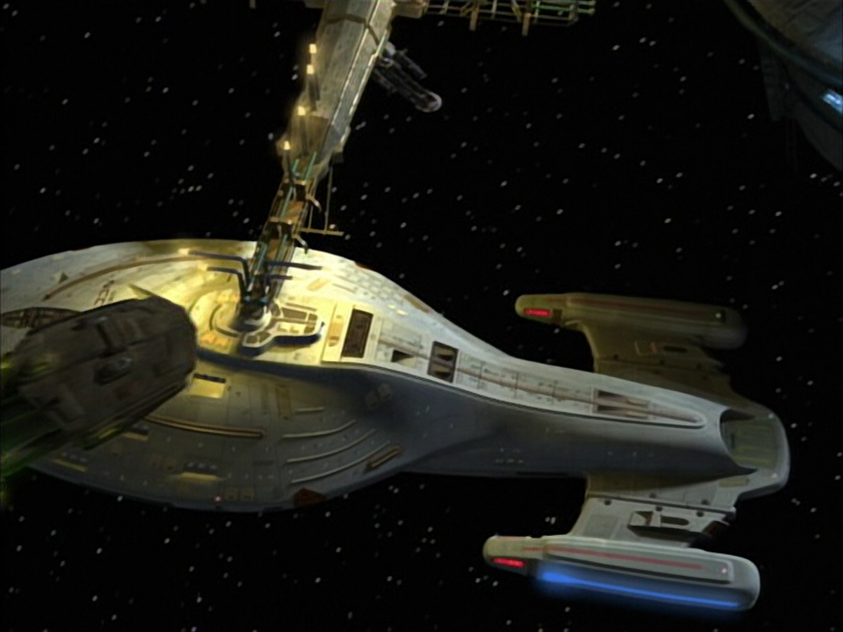 extant_StarTrek_VOY_6x02-SurvivalInstinct_03357.jpg