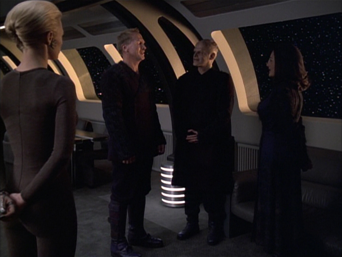 extant_StarTrek_VOY_6x02-SurvivalInstinct_03388.jpg