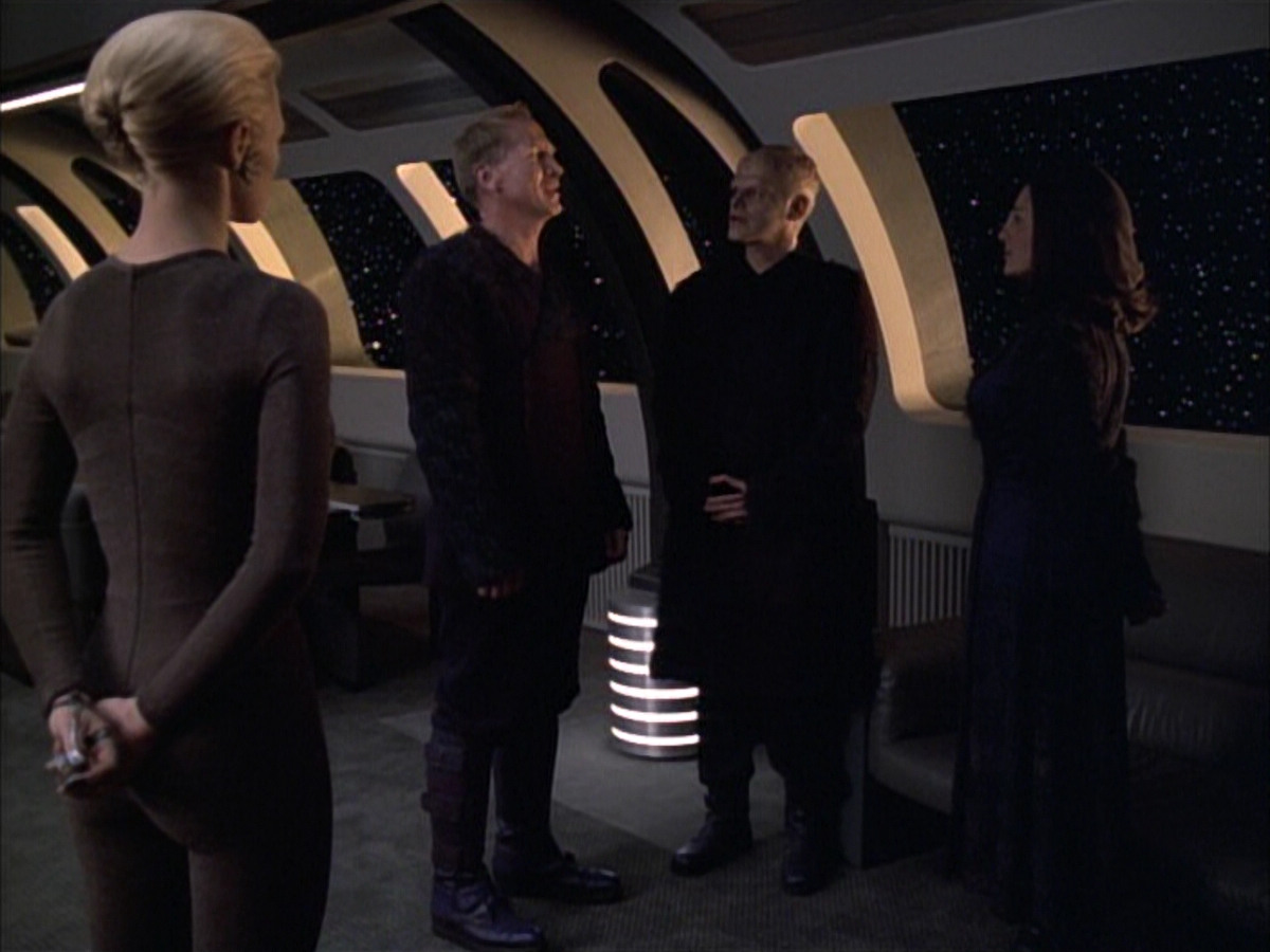 extant_StarTrek_VOY_6x02-SurvivalInstinct_03390.jpg