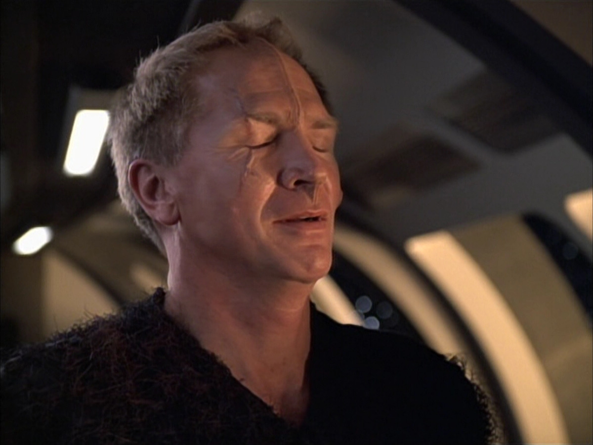 extant_StarTrek_VOY_6x02-SurvivalInstinct_03395.jpg