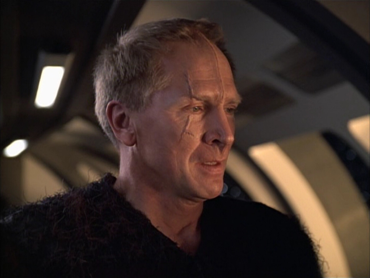 extant_StarTrek_VOY_6x02-SurvivalInstinct_03399.jpg