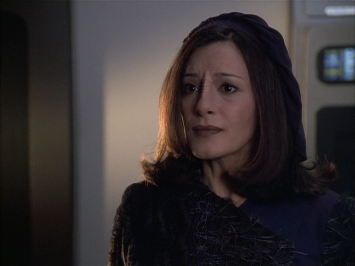 extant_StarTrek_VOY_6x02-SurvivalInstinct_03402.jpg