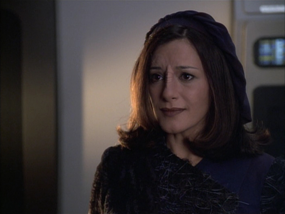 extant_StarTrek_VOY_6x02-SurvivalInstinct_03427.jpg