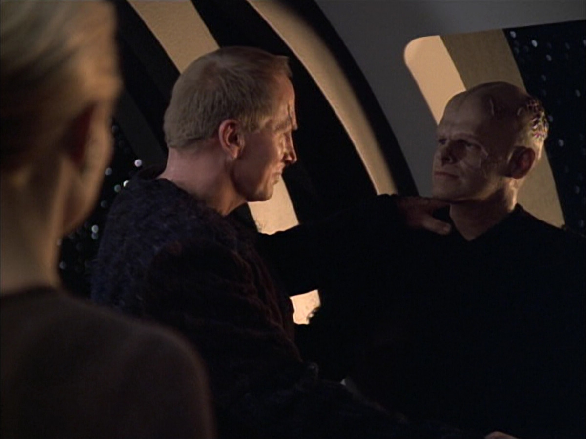 extant_StarTrek_VOY_6x02-SurvivalInstinct_03432.jpg