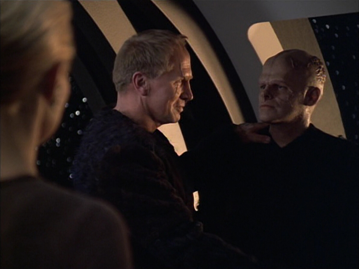 extant_StarTrek_VOY_6x02-SurvivalInstinct_03433.jpg