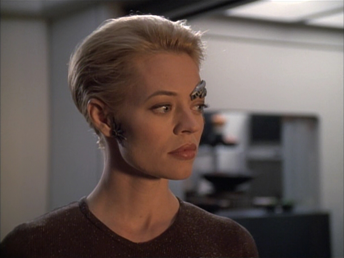 extant_StarTrek_VOY_6x02-SurvivalInstinct_03455.jpg
