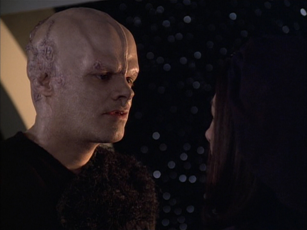 extant_StarTrek_VOY_6x02-SurvivalInstinct_03473.jpg