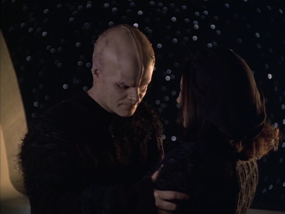 extant_StarTrek_VOY_6x02-SurvivalInstinct_03498.jpg