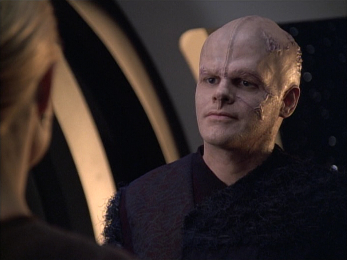 extant_StarTrek_VOY_6x02-SurvivalInstinct_03511.jpg