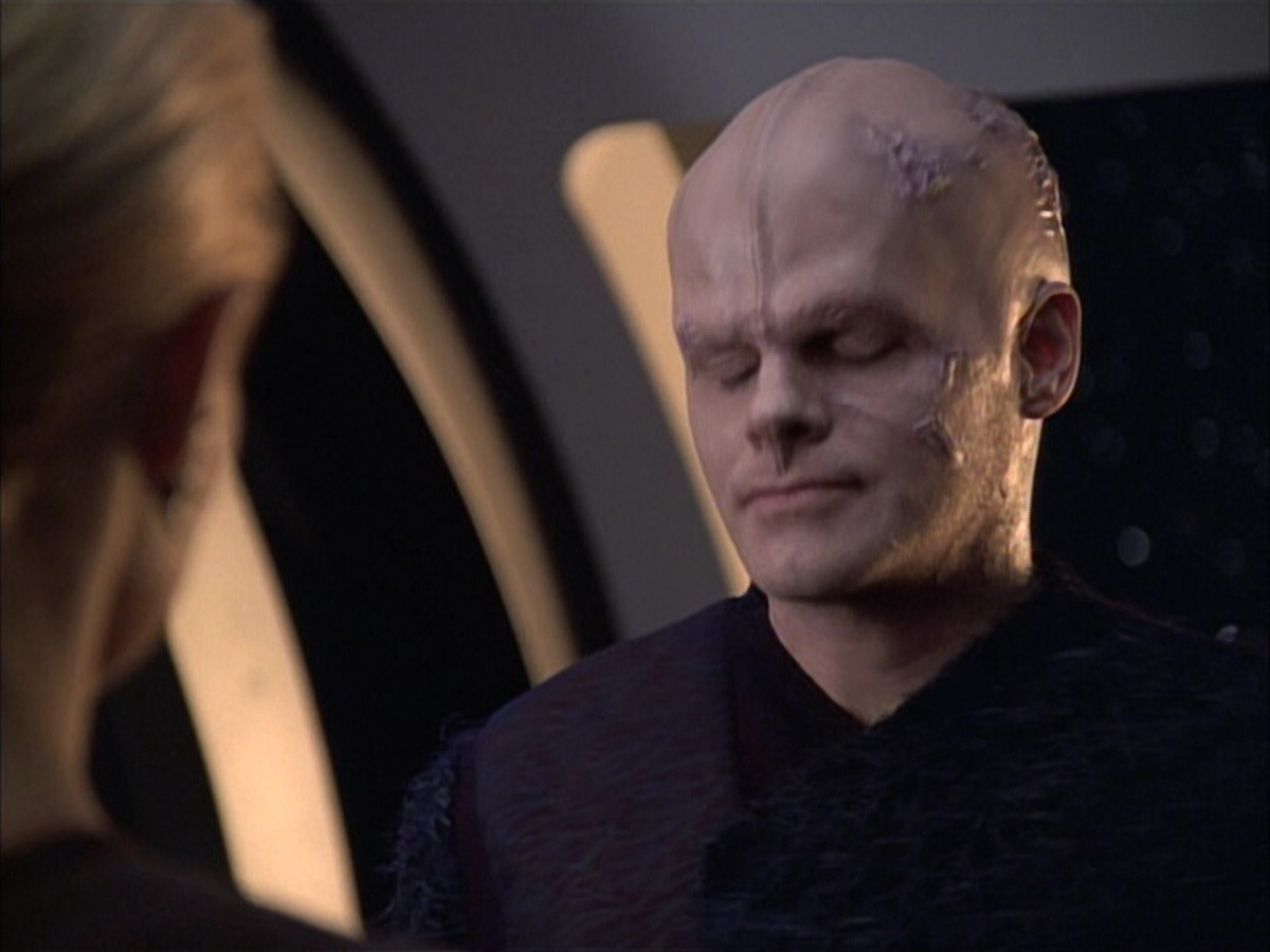 extant_StarTrek_VOY_6x02-SurvivalInstinct_03523.jpg