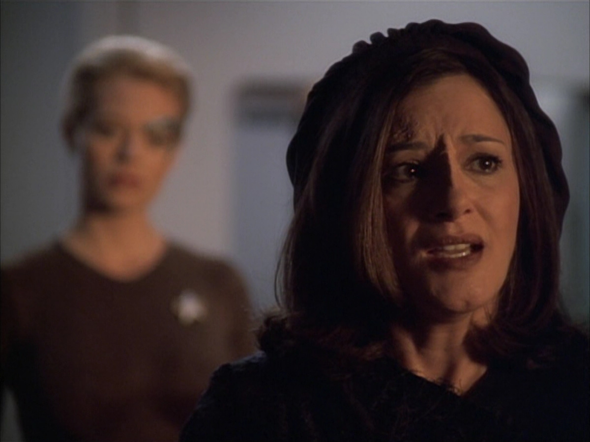 extant_StarTrek_VOY_6x02-SurvivalInstinct_03560.jpg
