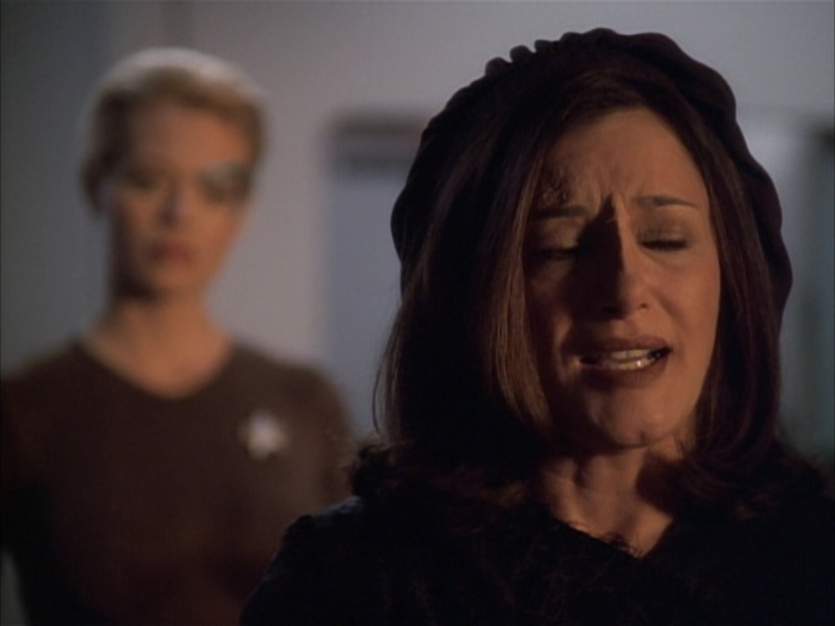extant_StarTrek_VOY_6x02-SurvivalInstinct_03561.jpg
