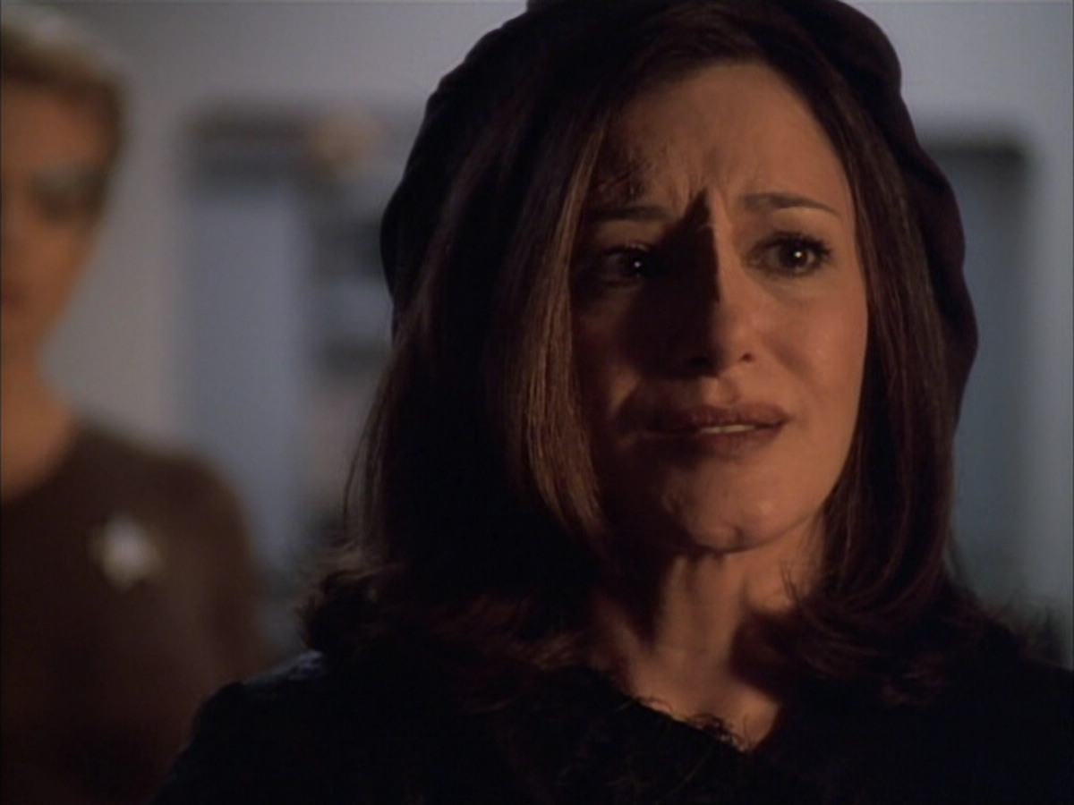 extant_StarTrek_VOY_6x02-SurvivalInstinct_03568.jpg