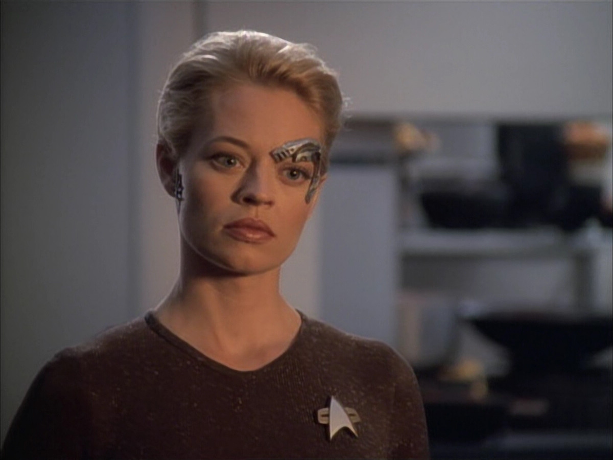 extant_StarTrek_VOY_6x02-SurvivalInstinct_03577.jpg