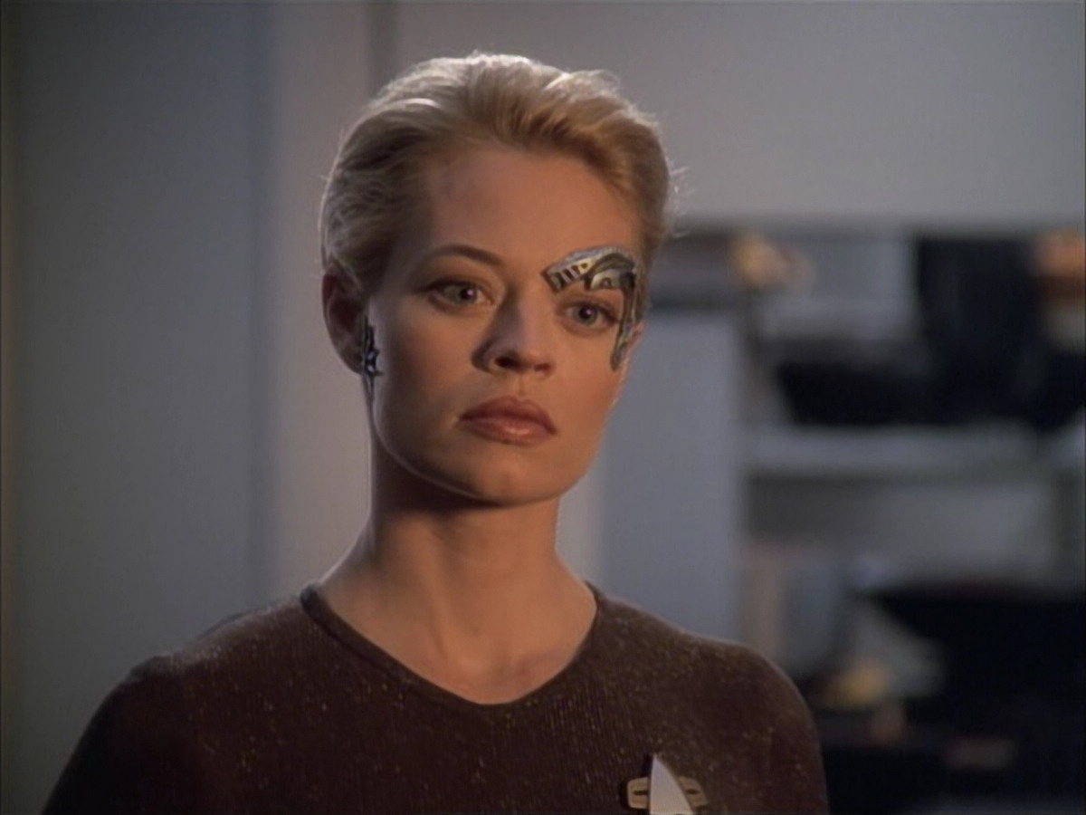 extant_StarTrek_VOY_6x02-SurvivalInstinct_03579.jpg