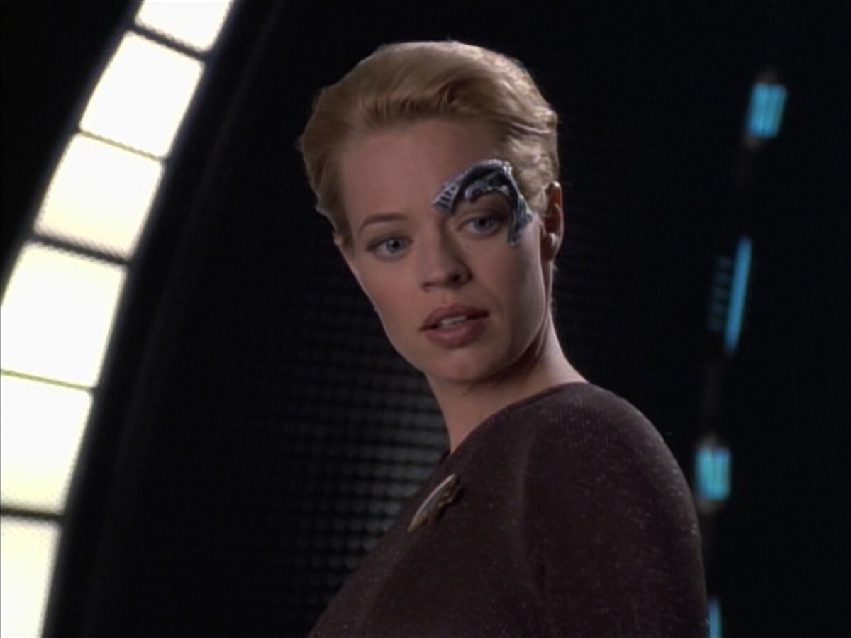 extant_StarTrek_VOY_6x02-SurvivalInstinct_03609.jpg