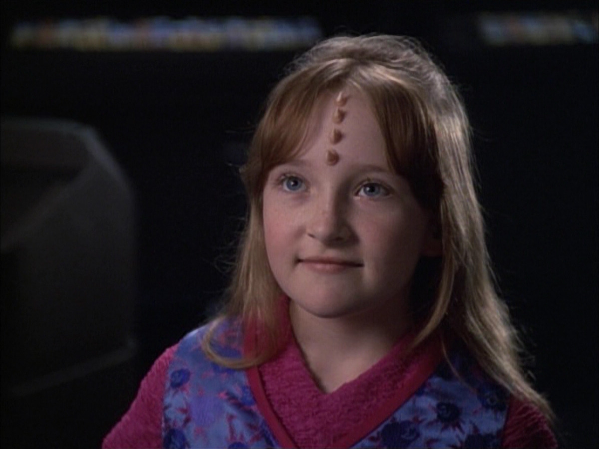 extant_StarTrek_VOY_6x02-SurvivalInstinct_03637.jpg