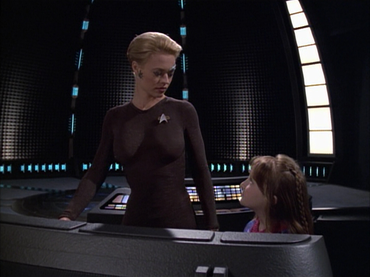 extant_StarTrek_VOY_6x02-SurvivalInstinct_03638.jpg