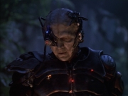 extant_StarTrek_VOY_6x02-SurvivalInstinct_01280.jpg