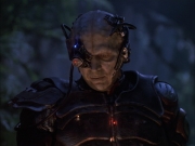 extant_StarTrek_VOY_6x02-SurvivalInstinct_01282.jpg