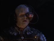 extant_StarTrek_VOY_6x02-SurvivalInstinct_01328.jpg
