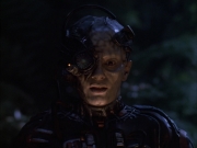 extant_StarTrek_VOY_6x02-SurvivalInstinct_01367.jpg