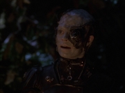 extant_StarTrek_VOY_6x02-SurvivalInstinct_01485.jpg