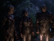 extant_StarTrek_VOY_6x02-SurvivalInstinct_01507.jpg