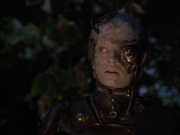 extant_StarTrek_VOY_6x02-SurvivalInstinct_01524.jpg