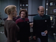extant_StarTrek_VOY_6x02-SurvivalInstinct_01537.jpg