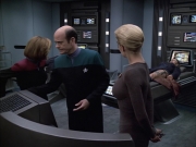 extant_StarTrek_VOY_6x02-SurvivalInstinct_01589.jpg