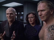extant_StarTrek_VOY_6x02-SurvivalInstinct_01726.jpg