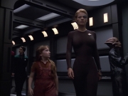 extant_StarTrek_VOY_6x02-SurvivalInstinct_02275.jpg