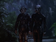 extant_StarTrek_VOY_6x02-SurvivalInstinct_02540.jpg