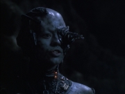 extant_StarTrek_VOY_6x02-SurvivalInstinct_02834.jpg