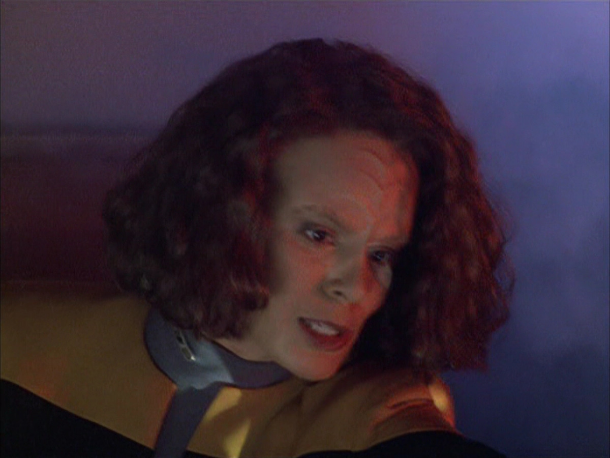 extant_StarTrek_VOY_6x03-BargeOfTheDead_00022.jpg