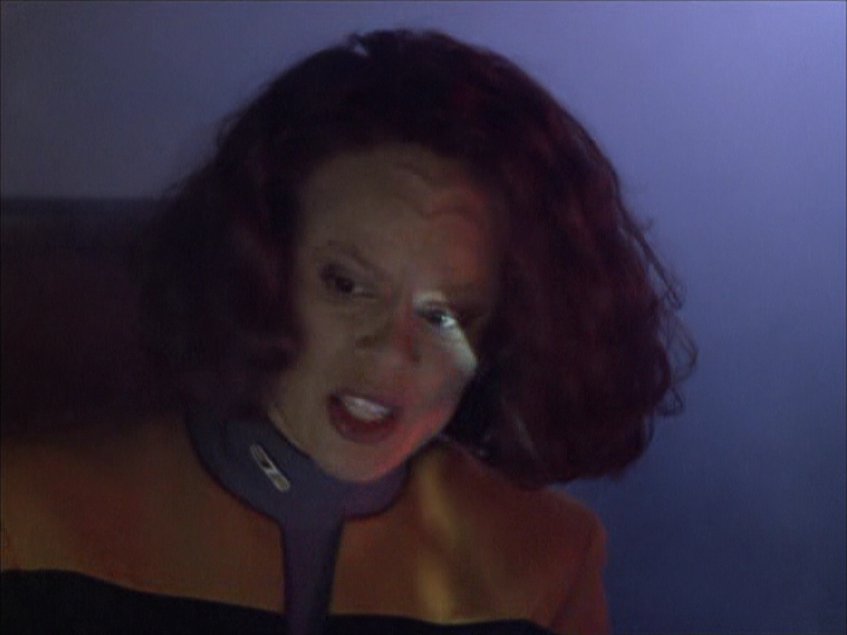 extant_StarTrek_VOY_6x03-BargeOfTheDead_00029.jpg