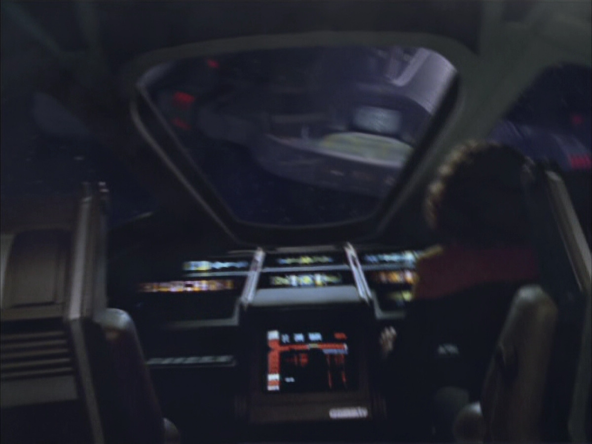 extant_StarTrek_VOY_6x03-BargeOfTheDead_00034.jpg