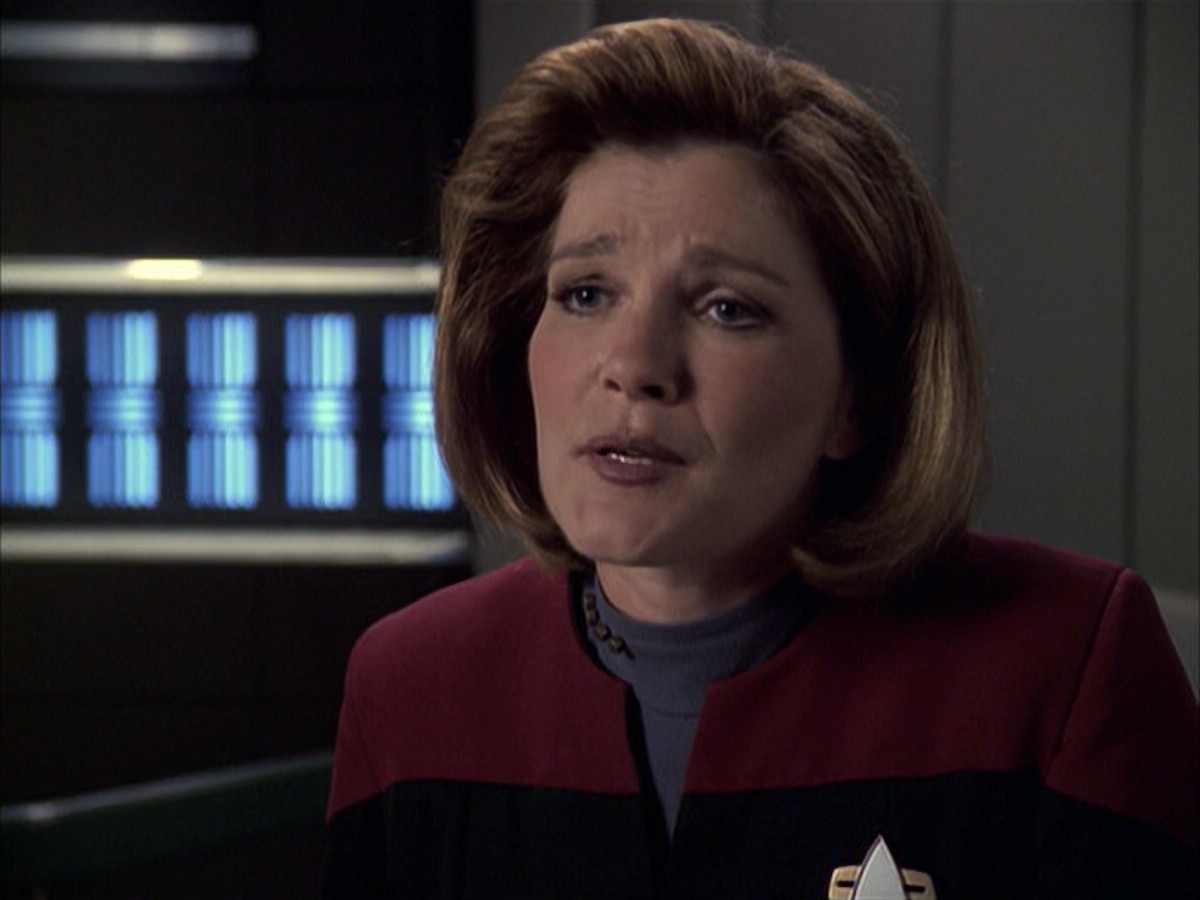 extant_StarTrek_VOY_6x03-BargeOfTheDead_00117.jpg