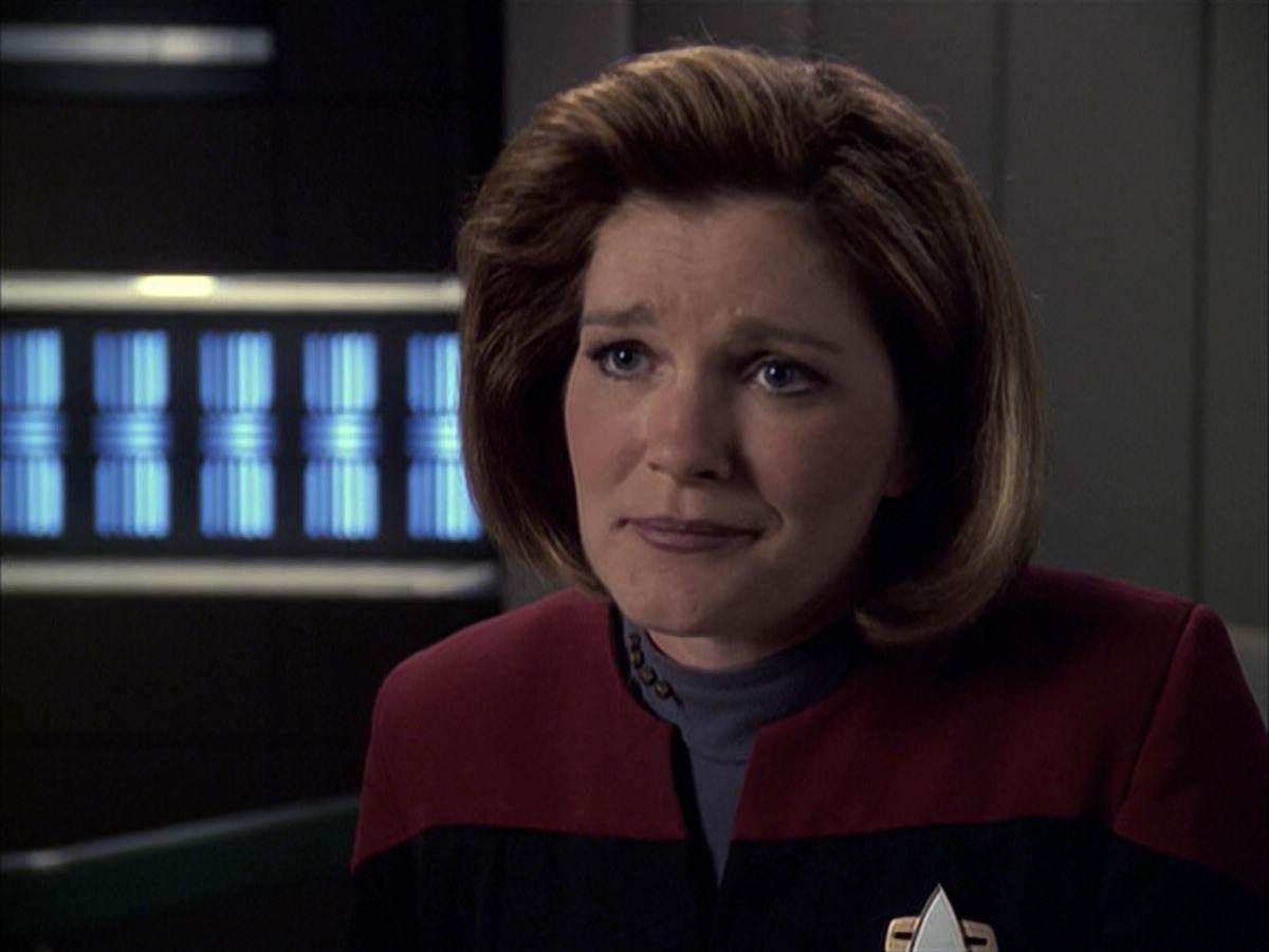 extant_StarTrek_VOY_6x03-BargeOfTheDead_00118.jpg