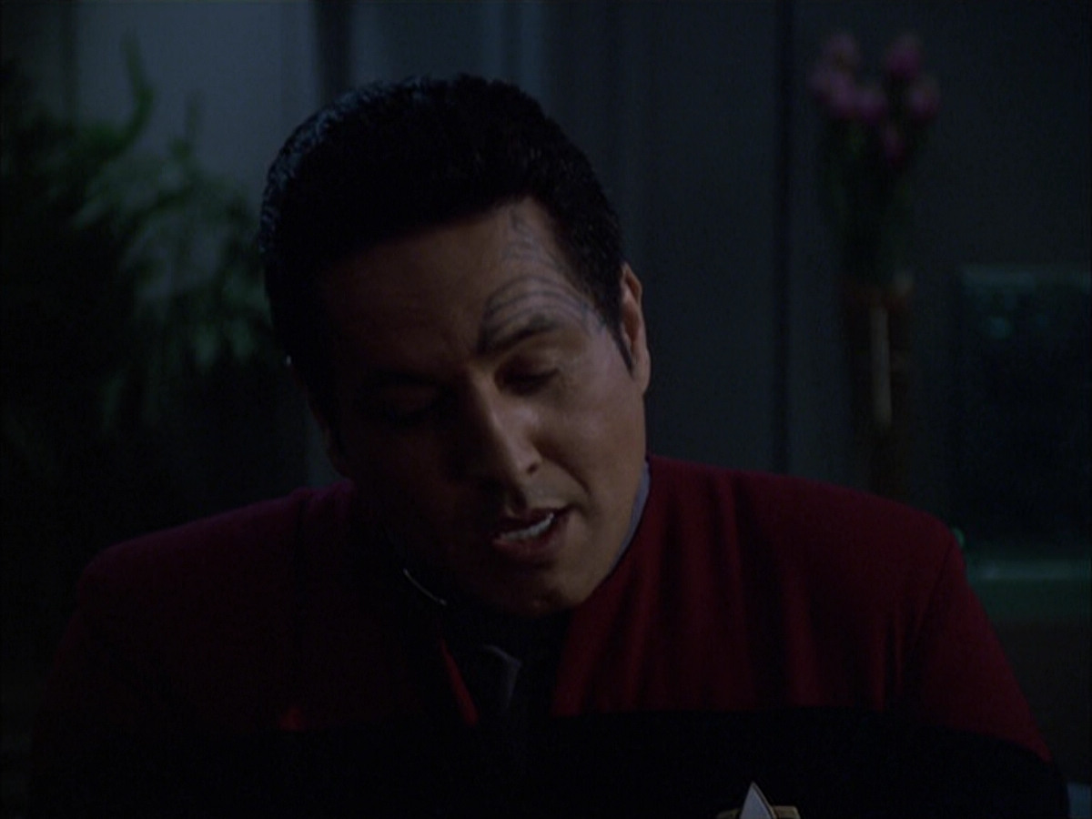 extant_StarTrek_VOY_6x03-BargeOfTheDead_00178.jpg