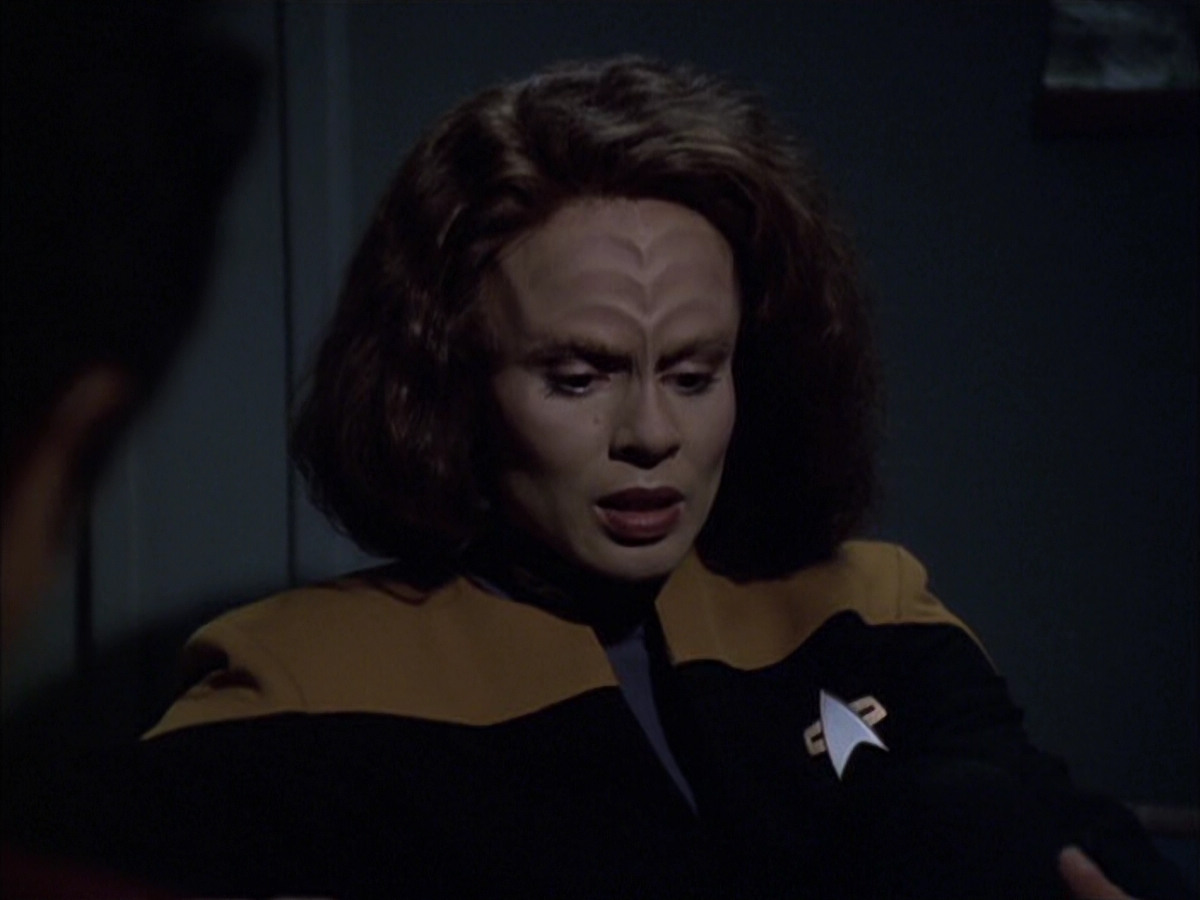 extant_StarTrek_VOY_6x03-BargeOfTheDead_00187.jpg
