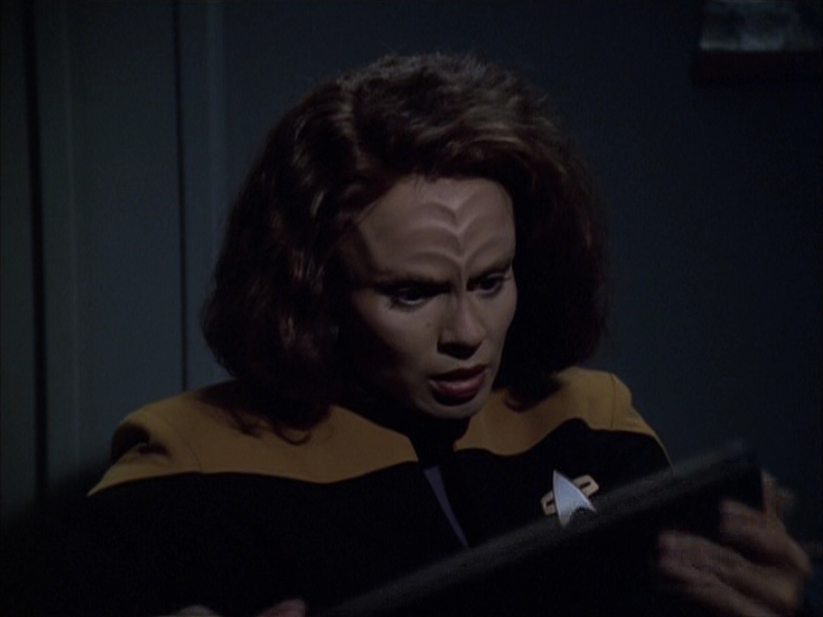 extant_StarTrek_VOY_6x03-BargeOfTheDead_00191.jpg