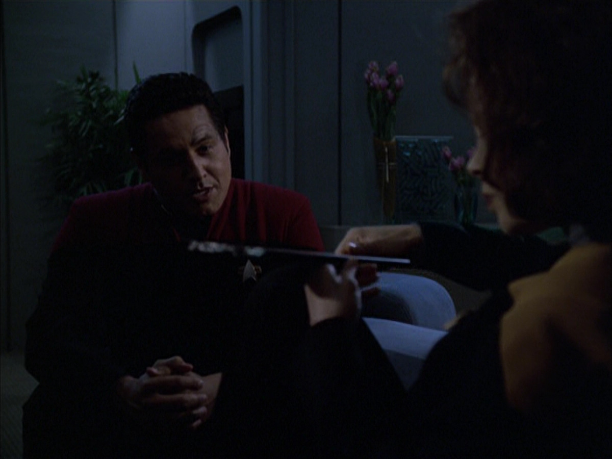 extant_StarTrek_VOY_6x03-BargeOfTheDead_00199.jpg