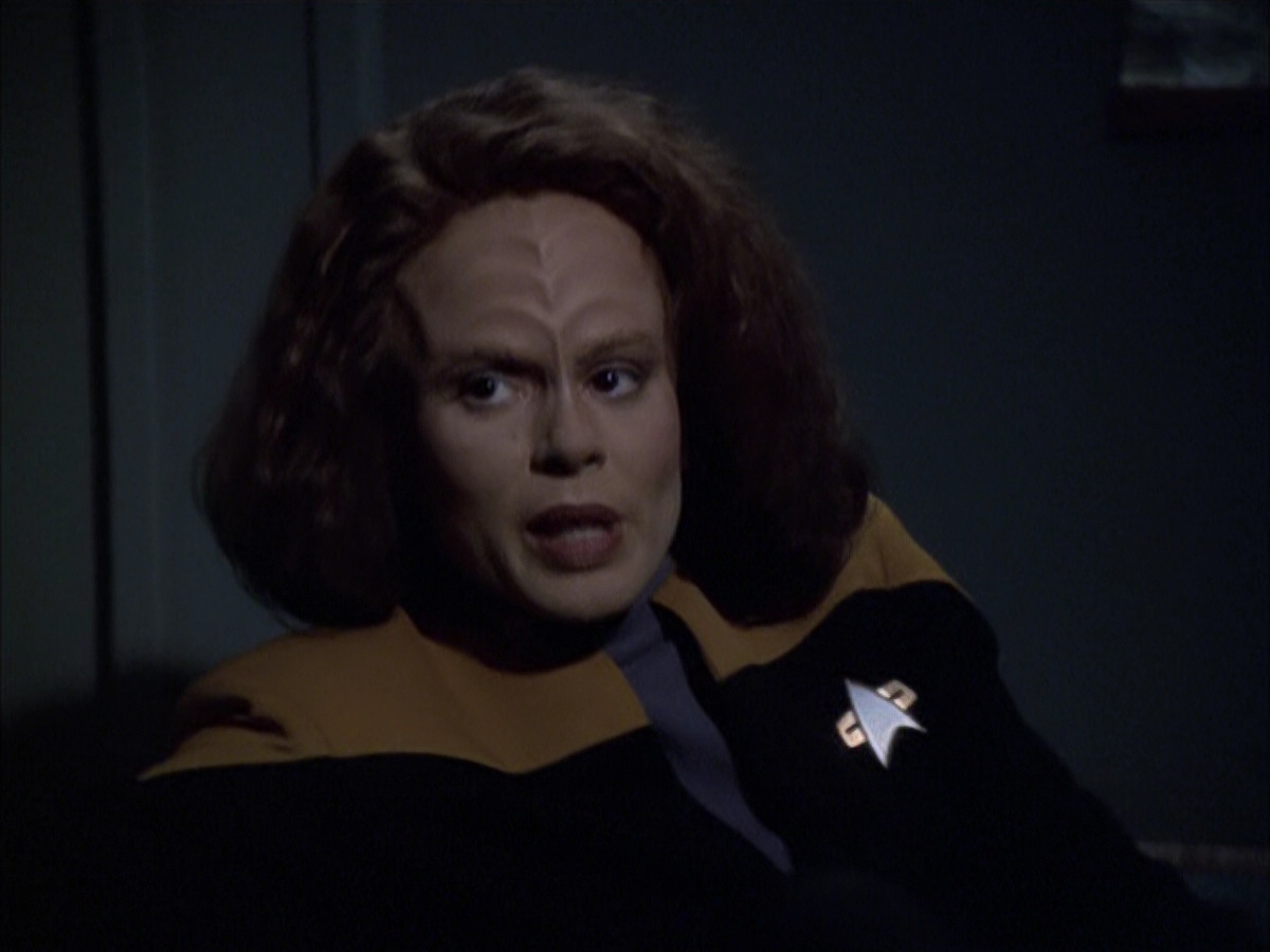 extant_StarTrek_VOY_6x03-BargeOfTheDead_00213.jpg
