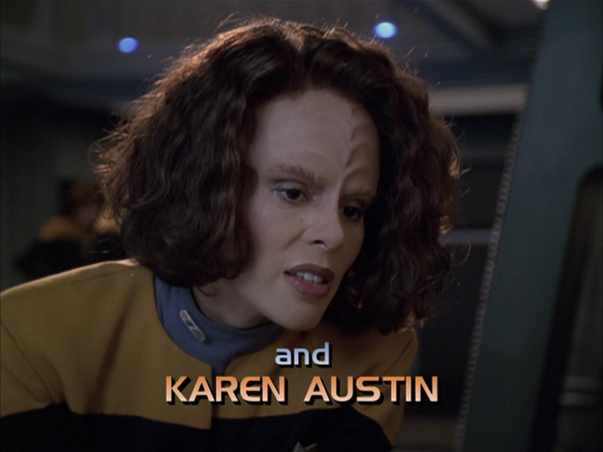 extant_StarTrek_VOY_6x03-BargeOfTheDead_00480.jpg