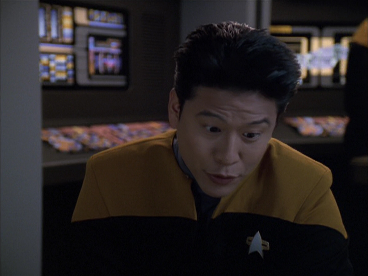 extant_StarTrek_VOY_6x03-BargeOfTheDead_00488.jpg