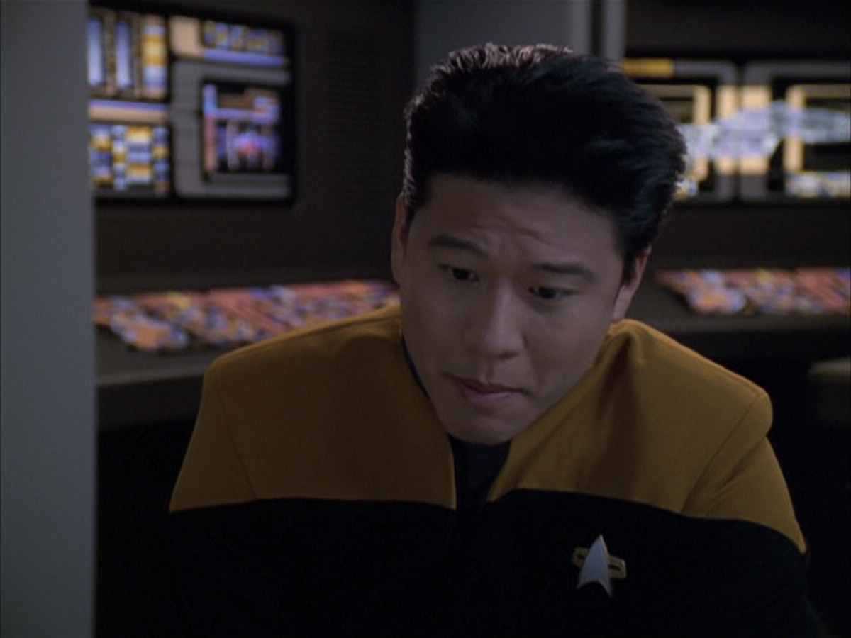 extant_StarTrek_VOY_6x03-BargeOfTheDead_00490.jpg